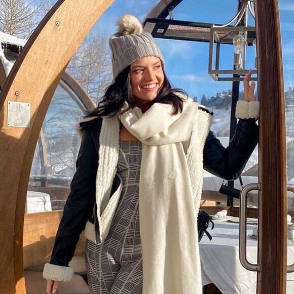 Gray Pom Pom beanie - Picture 1 of 2